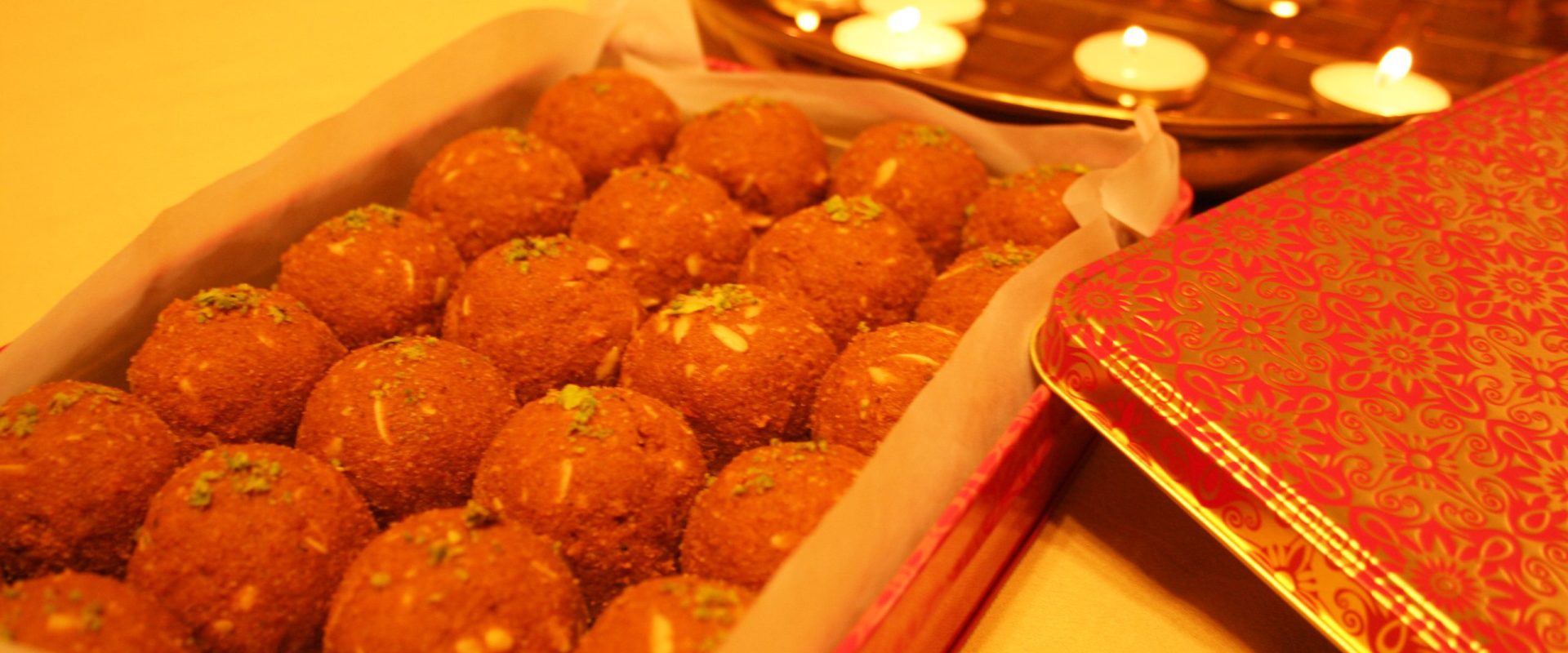 Besan laddoo